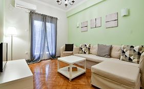 Thiras Lovely Apartment By Zain
